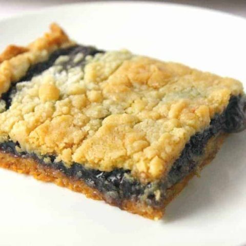 A easy dessert with less than 5-minutes prep and just 3 ingredients, these Blueberry Pie Bars will quickly become a favorite recipe.